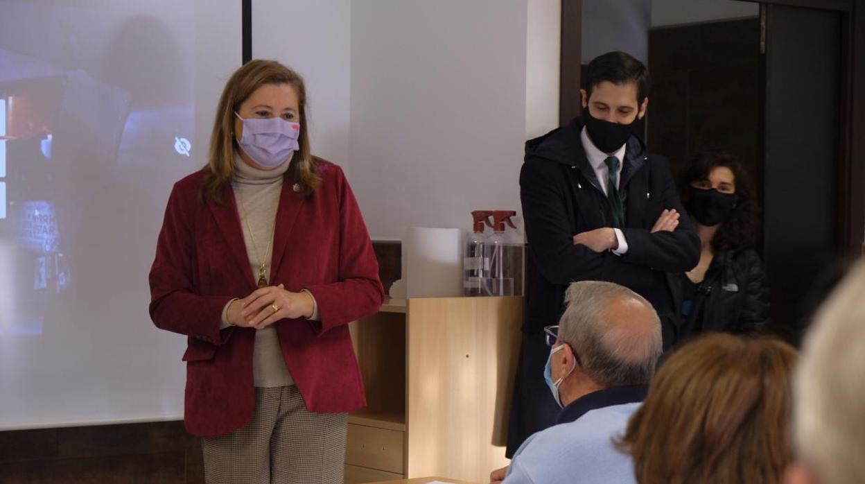 Rosa Ana Rodríguez en el centro de educación de adultos de Sonseca