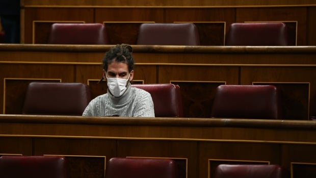 El Congreso avala que el Supremo investigue si el número tres de Podemos agredió a un policía