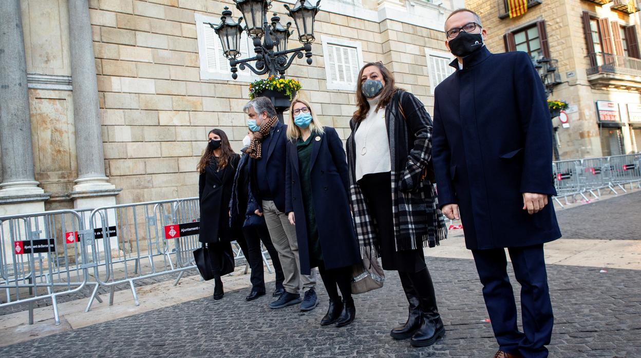 Varios de los participantes en la reunión de esta mañana en el Palau de la Generalitat