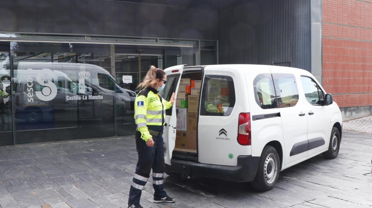 El material sale desde la sede del Sescam en Toledo