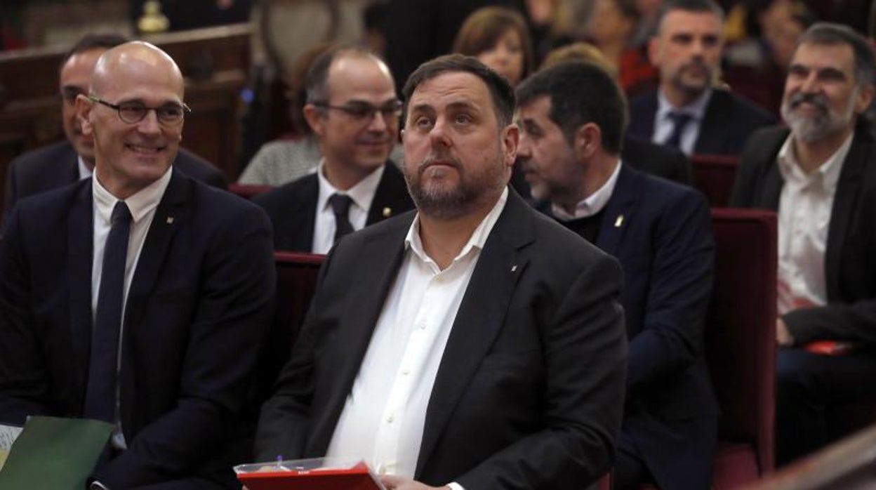 Oriol Junqueras y otros líderes del procés en el banquillo de los acusados