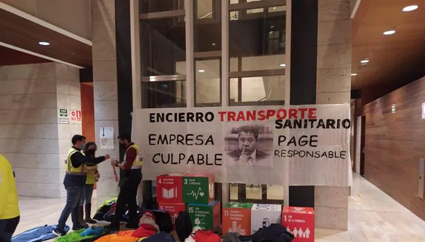 Delegados de CCOO del transporte sanitario de Cuenca se encierran en la consejería