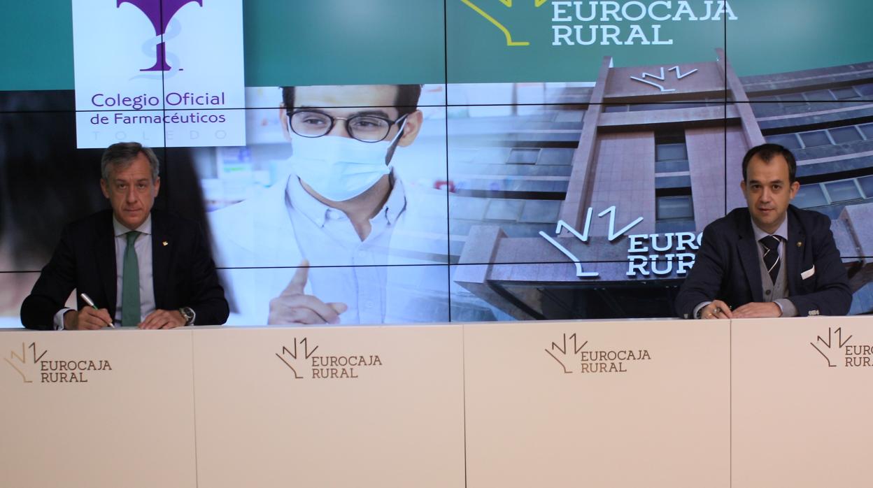 El acuerdo fue rubricado por el presidente de Eurocaja Rural, Javier López Martín, y el presidente del Colegio Oficial de Farmacéuticos de Toledo, Francisco Javier Jimeno Gil