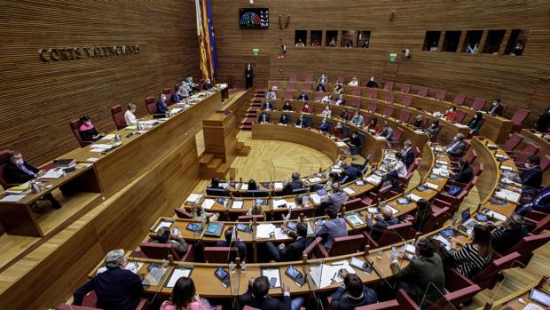 Los presupuestos de la Generalitat se aprueban con la abstención de Ciudadanos