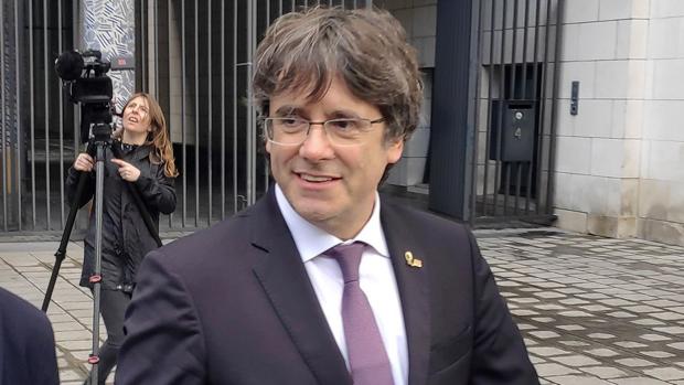 Puigdemont pide a la Comisión Europea que retire las monedas de euro con la efigie del rey Juan Carlos