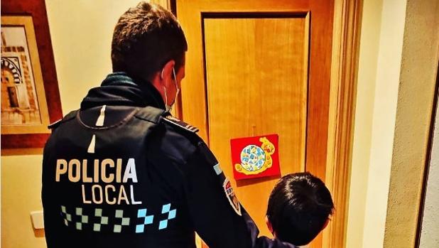 Un niño de 9 años activa el 112 al desvanecerse su madre en casa: «Ahora los héroes se llaman Lucas»