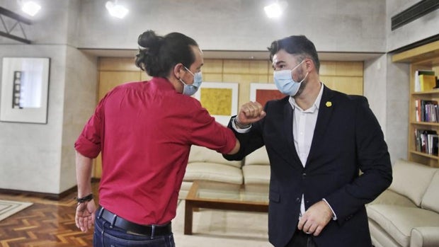 Podemos se aferra al tripartito catalán para mantener influencia