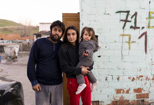 Antonio, su hermana Nazaré y su hija Clara, de solo tres años