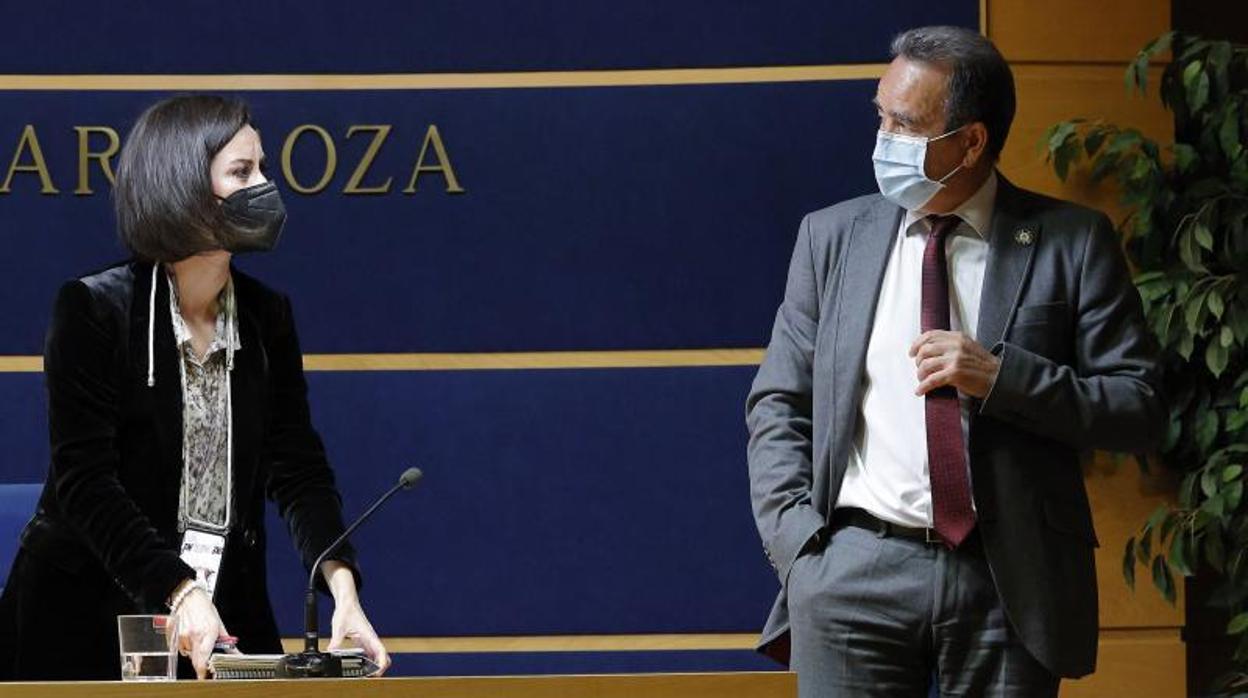 El presidente de la DPZ, Juan Antonio Sánchez Quero, junto a la vicepresidenta Teresa Ladrero, durante la rueda de prensa en la que presentaron las cuentas de la institución para 2021