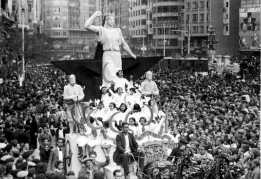 Imagen de la cabalgata republicana celebrada en Valencia en 1937