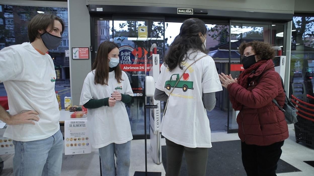 De unas copas virtuales en cuarentena a luchar contra el hambre en Madrid