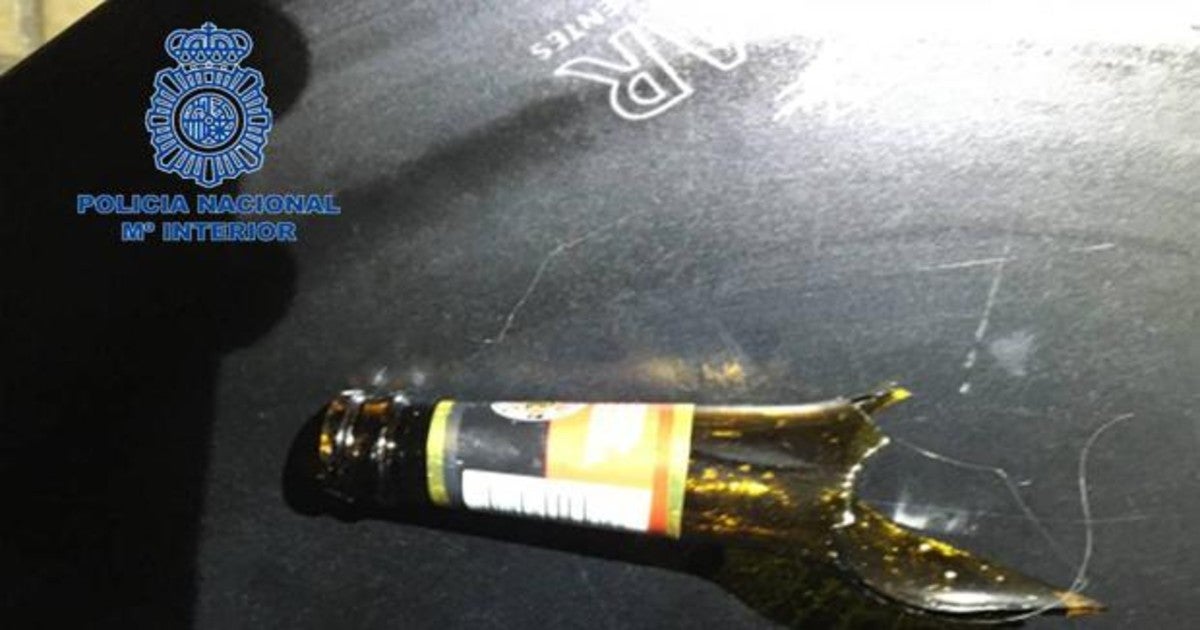 Uno de los detenidos clavó en el cuello el cascoroto de una botella.