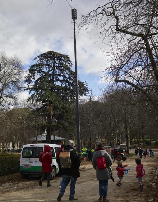 El sistema de audio, ayer, ya instalado en El Retiro