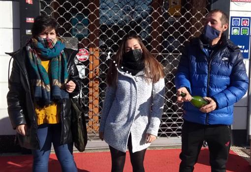 Celebración en el estanco de Puente de Villarente