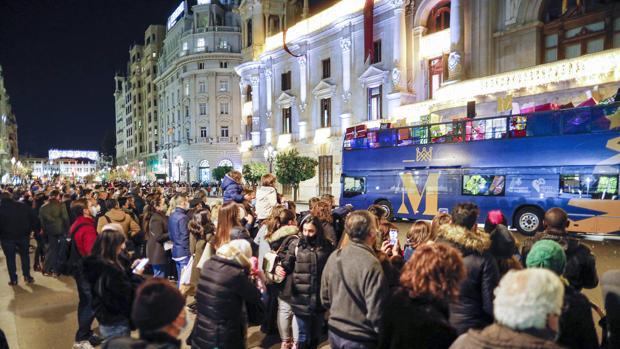 Restricciones en Valencia: aglomeraciones sin cumplir las medidas del coronavirus en la Cabalgata de Reyes del Ayuntamiento