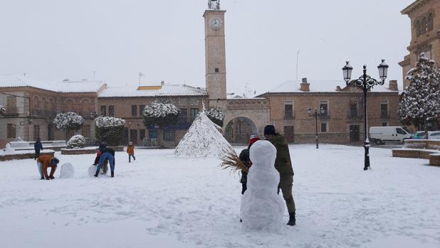 La nieve llega con fuerza a La Mancha toledana después de ocho años