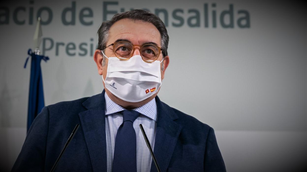 El consejero de Sanidad, Jesús Fernández Sanz