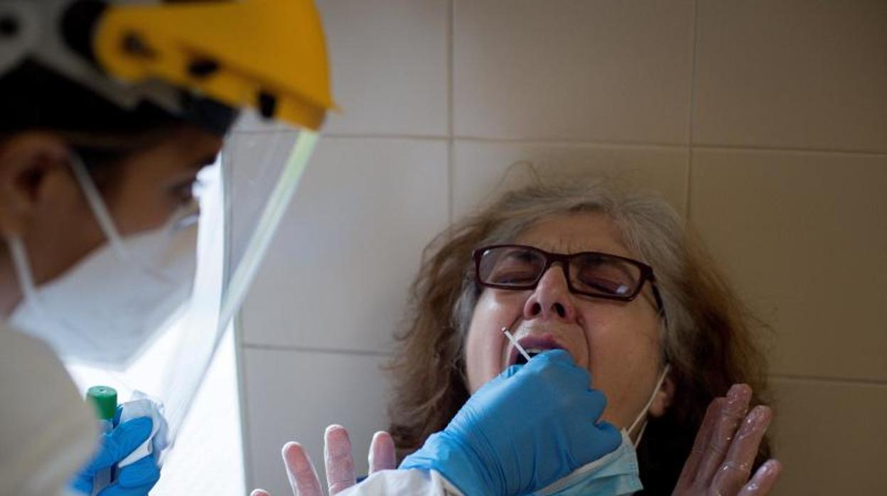 Prueba PCR realizada en el hospital de Orense