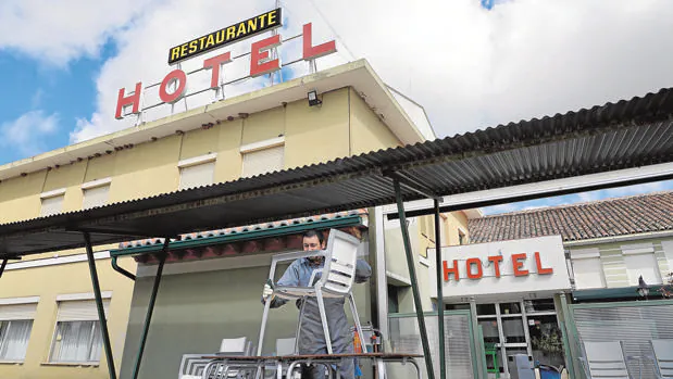 Los hoteleros fían su supervivencia a que la Junta reabra Castilla y León