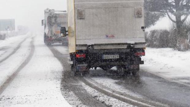 Cinco rutas de autobús escolar siguen suspendidas en Aragón por la nieve helada que dejó «Filomena»