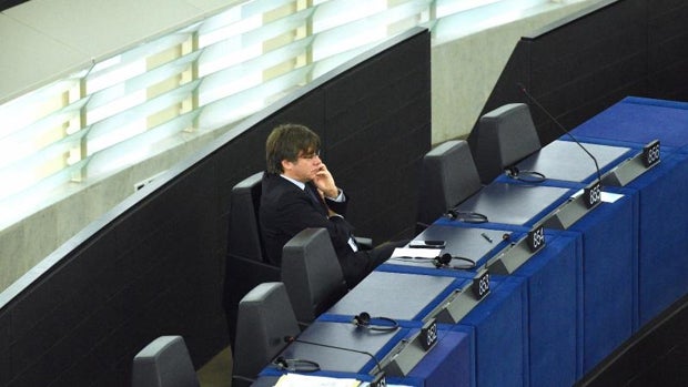 Carles Puigdemont se examina hoy sobre su inmunidad alargando la burla en Europa