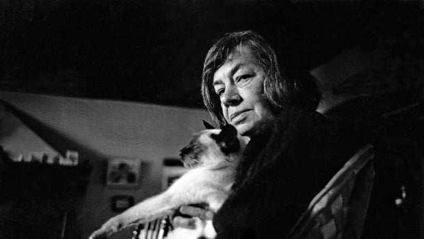 Patricia Highsmith, cerveza y caracoles para estrenar el mes más negro del año