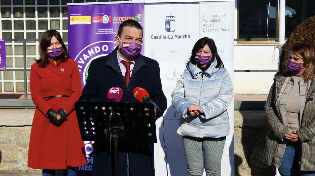 Martínez Arroyo, Blanca Fernández, Tita García Élez y Elisa Fernández en la presentación de esta iniciativa