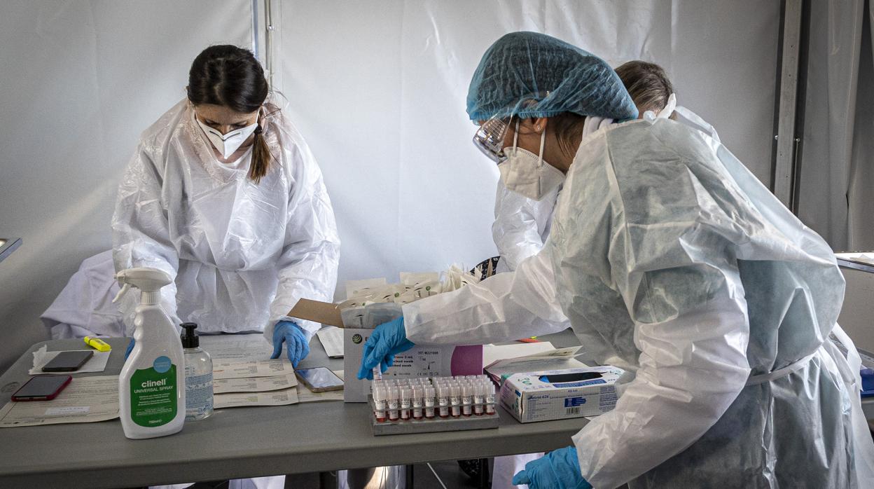 Imagen de personal sanitario en el Hospital San Joan d'Alacant