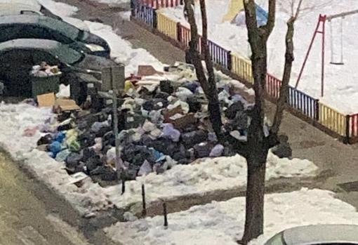 La carrera contrarreloj para limpiar Madrid de basura y nieve