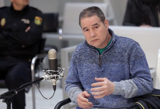 Militares y guardias.