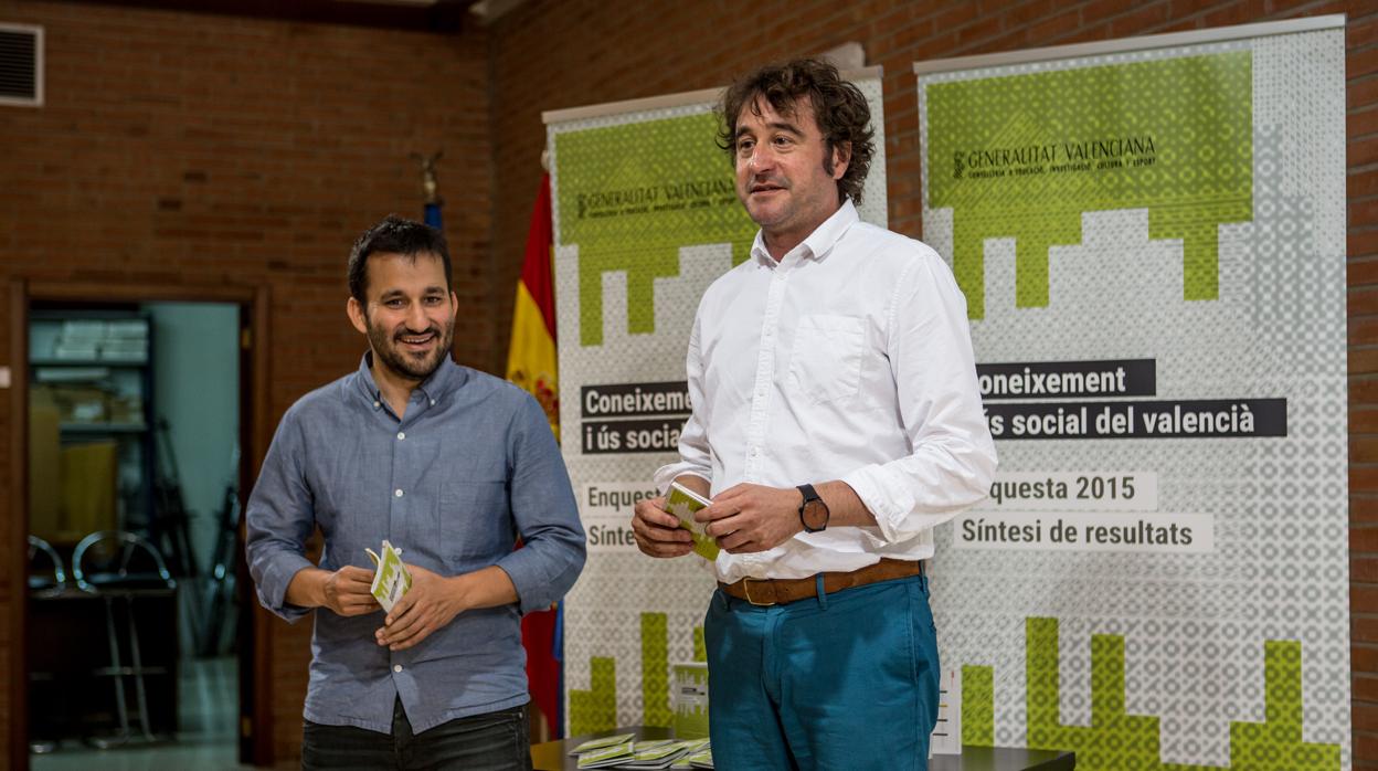Imagen de archivo del director de Política Lingüística, Rubén Trenzano, junto al conseller de Educación, Vicent Marzà
