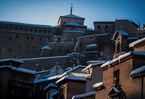 Los tejados nevados de la ciudad de Toledo