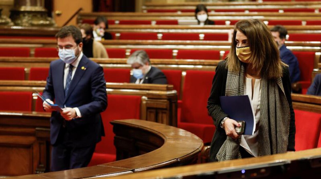 Pere Aragonès y Meritxell Budó, la semana pasada en el Parlamento catalán