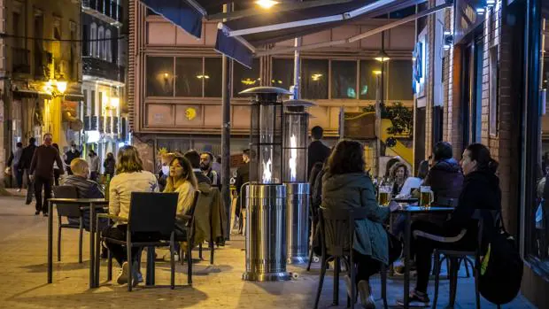 Restricciones en Valencia: los hosteleros tachan de «locura» el cierre y creen que la mitad de los locales no reabrirá