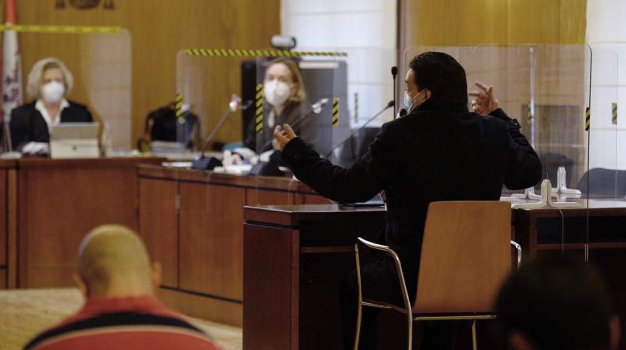 El acusado por celebrar a tiros la Nochevieja en Valladolid durante el juicio en la Audiencia Provincial