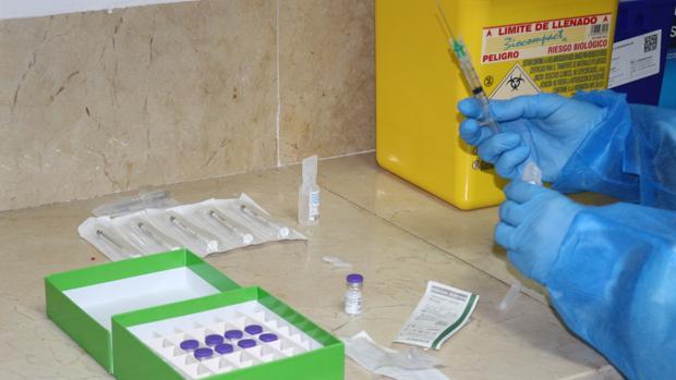 Coronavirus en Valencia: los médicos de Castellón exigen que se inicie la vacunación a los sanitarios de la privada