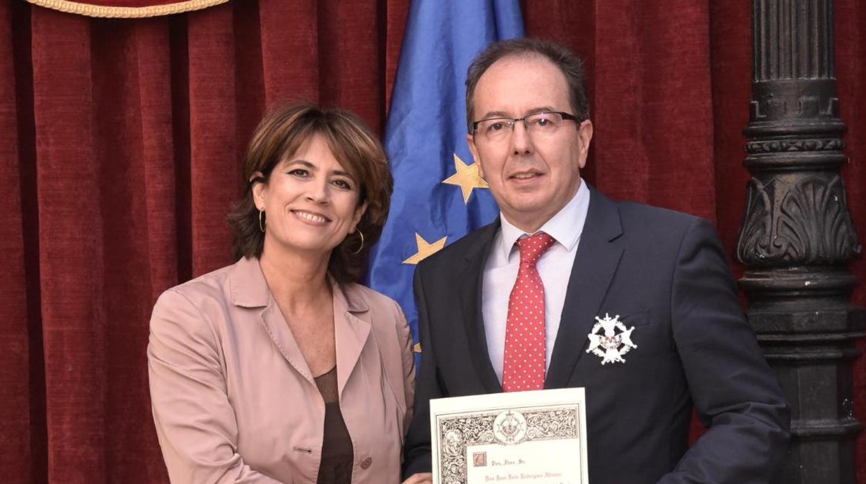 José Luis Rodríguez, junto a la fiscal general del Estado, Dolores Delgado