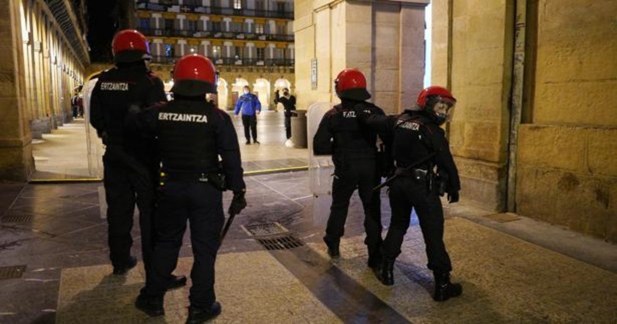 Cuatro detenidos por atacar a policías durante las fiestas donostiarras