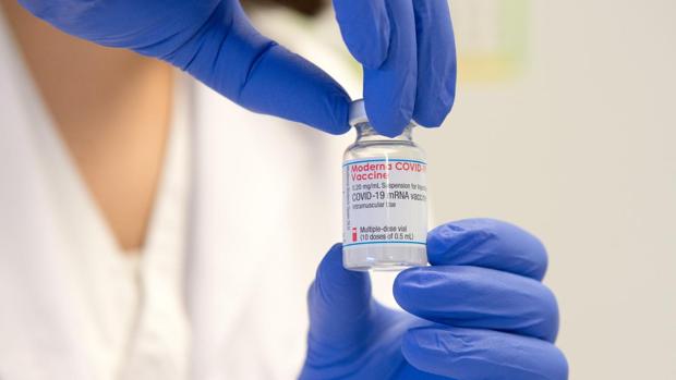 Castilla-La Mancha ha vacunado a 60.730 personas, el 94% de los centros sociosanitarios y el 54% de los sanitarios