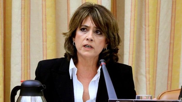 La fiscal Dolores Delgado huye del Senado e incumple la ley al no presentar la memoria de 2019