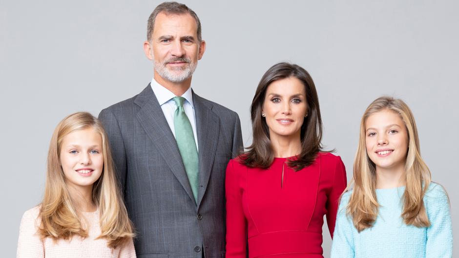 El Rey Felipe congela su sueldo y el de las Reinas Doña Letizia y Doña Sofía