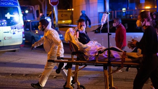 Fallece una de las once personas ingresadas en el hospital tras el incendio de una residencia en Soria