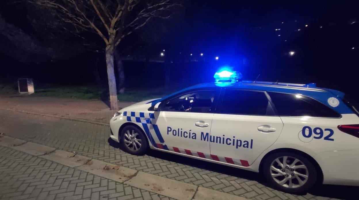 Detenido por insultar y embestir a los agentes que acudieron a disolver una fiesta en un piso