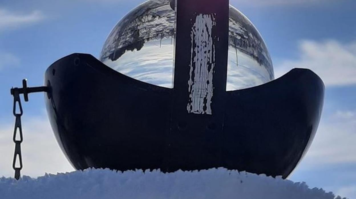 El heliógrafo del Observatorio de Toledo, congelado, el día 15 de enero tras el paso de Filomena