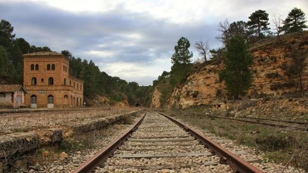 La Plataforma por Ferrocarril Público pide ampliar las conexiones de tren de Toledo, Albacete y Cuenca