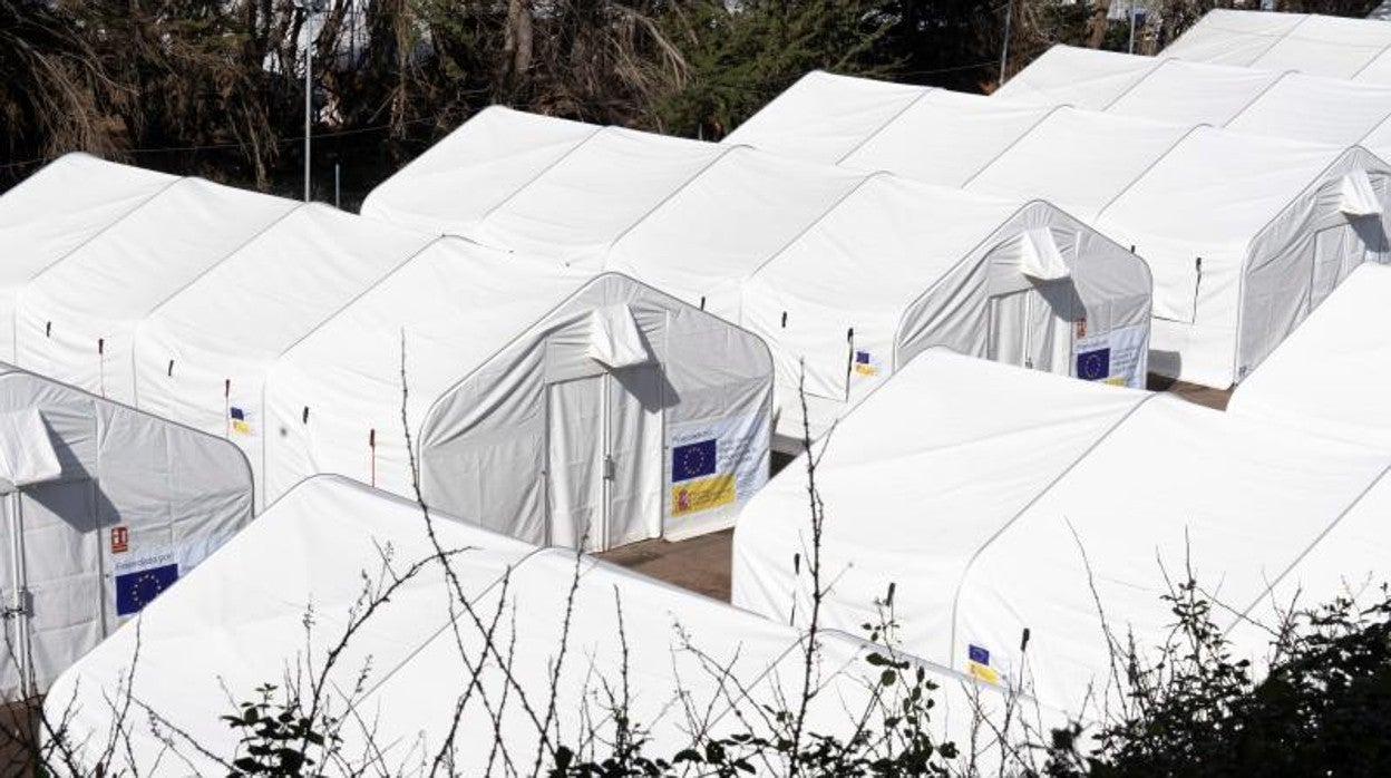 Carpas instaladas en el Centro de Acogida Temporal de Extranjeros de Las Raíces (La Laguna)