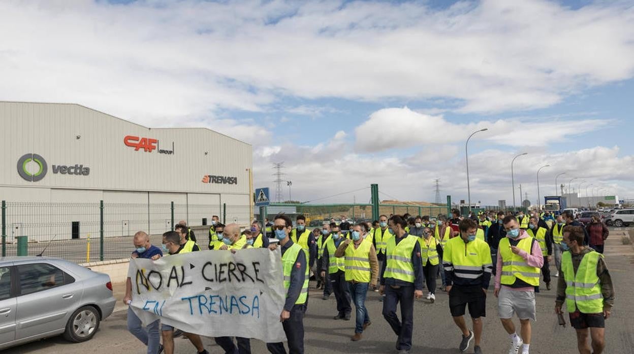 Los trabajadores de Trenasa en la primera movilización convocada estos día.