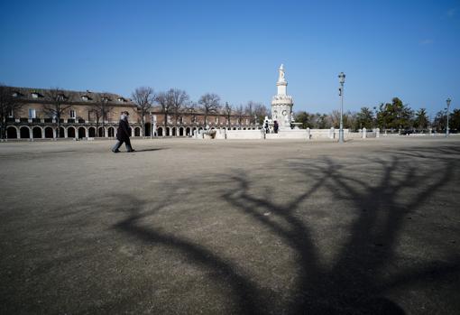 La plaza de la Fuente de la Maribancla, vacía