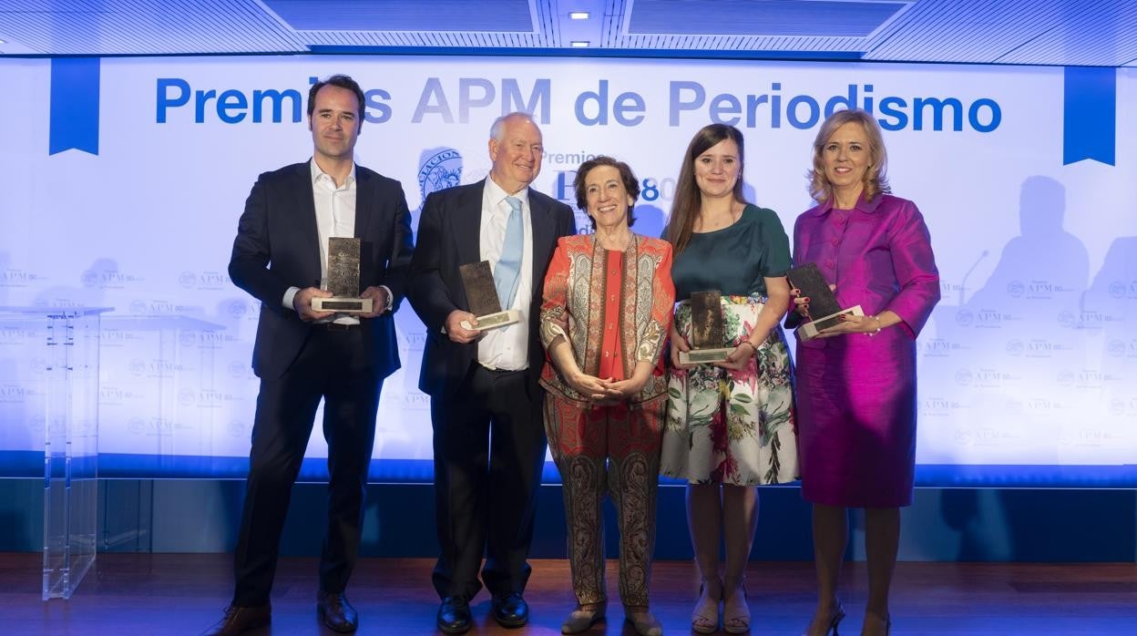 Foto: Premios APM de Periodismo 2018 a Javier Chicote (i), Mariano Guindal, Blanca Pou y María José Escalera (d)