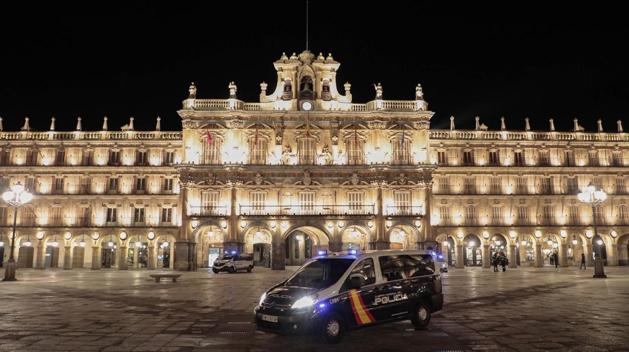 Plaza Mayor de Salamanca vacía a las ocho de la tarde